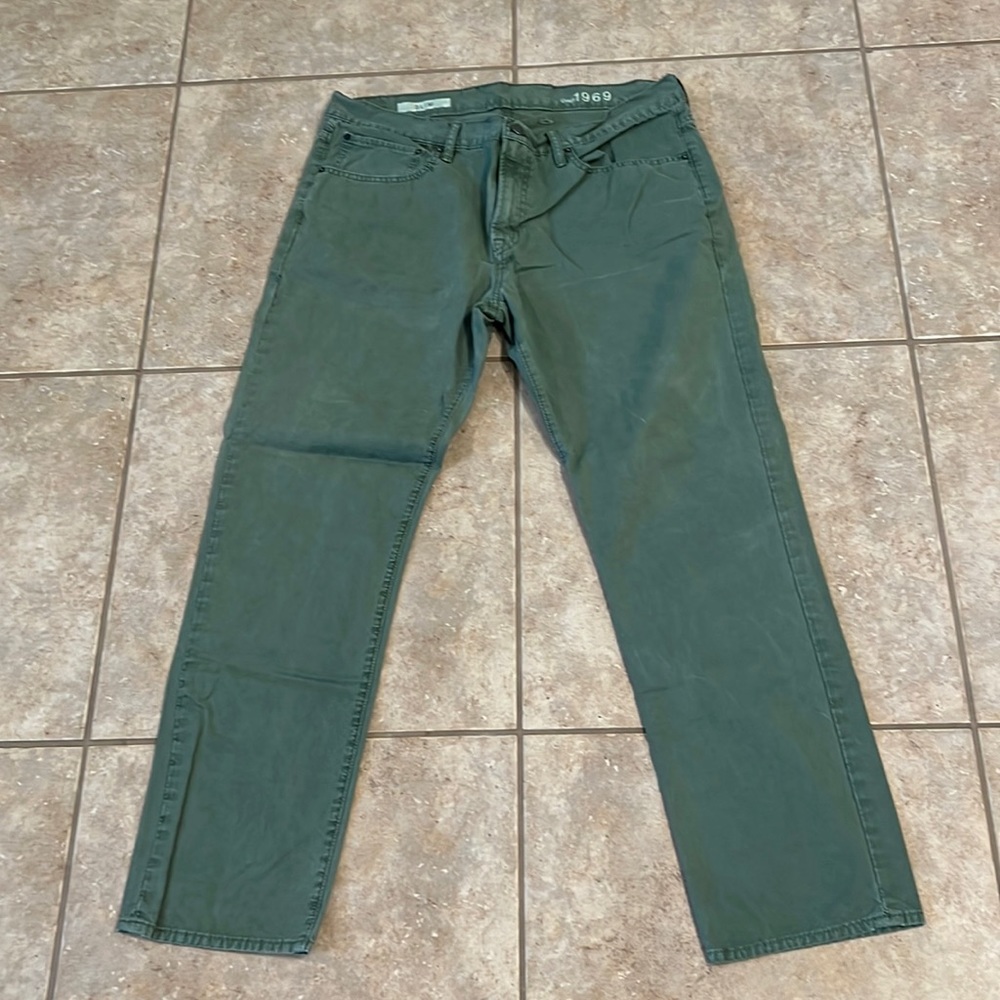 Gap chinos